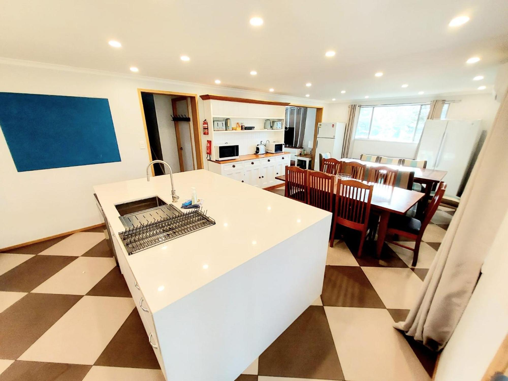 Huge Home, 9 Bed, 6 Bath, Sleeps 22, Central Location, Walk To Shops Jindabyne Luaran gambar